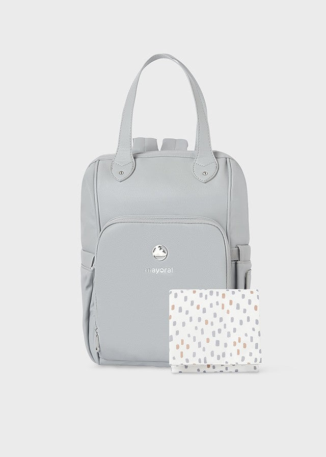 Mochila de couro sintético com trocador da Mayoral