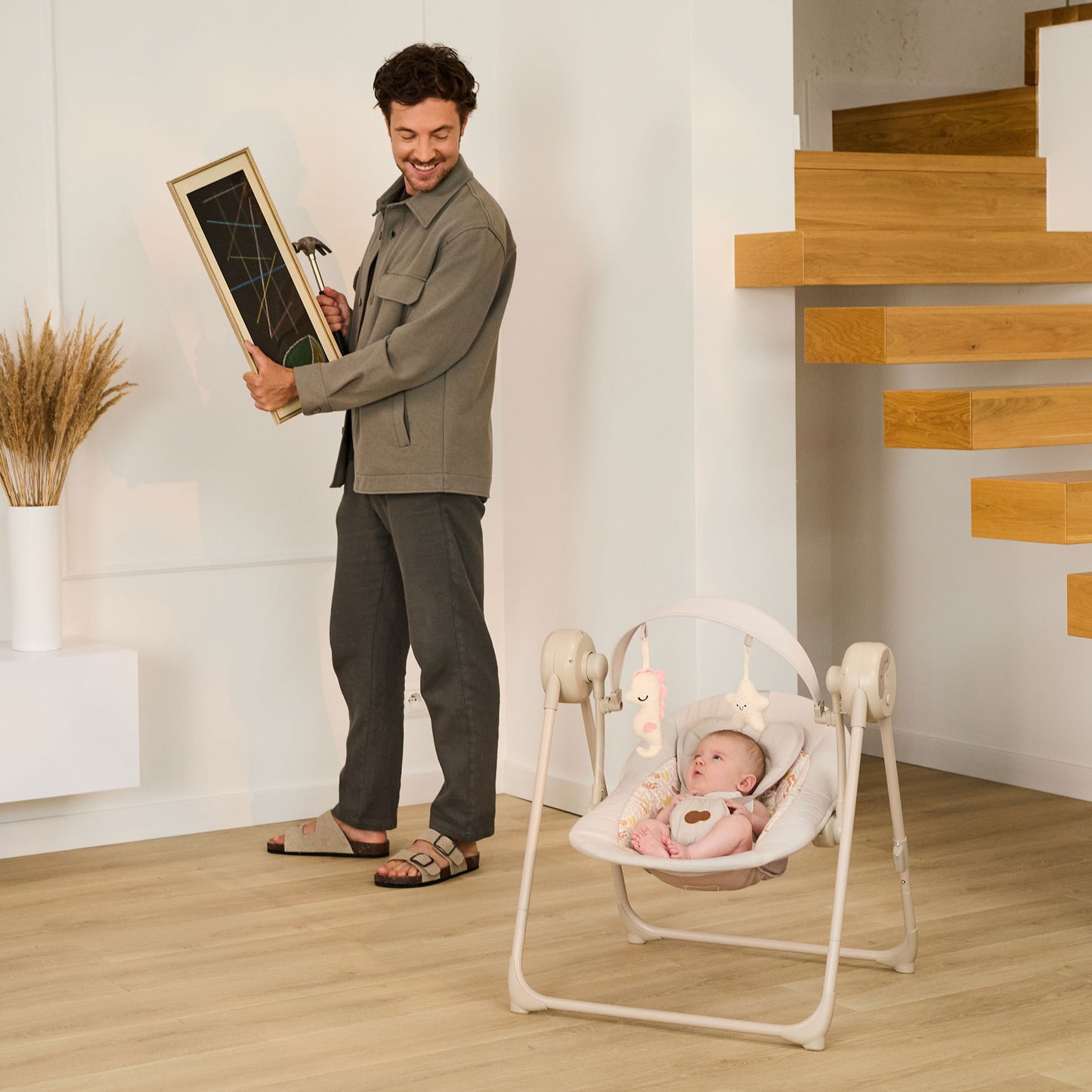 Hamaca-columpio eléctrica SWINGEE de Kinderkraft