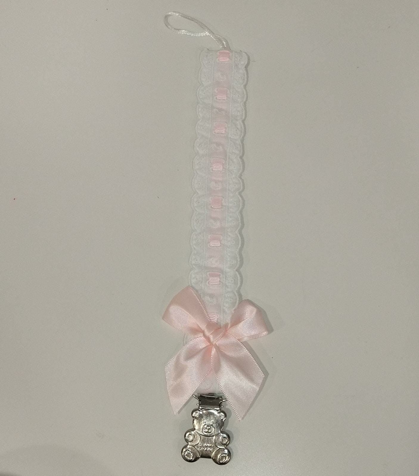 Porta-chupeta de renda Alma Petit Bear