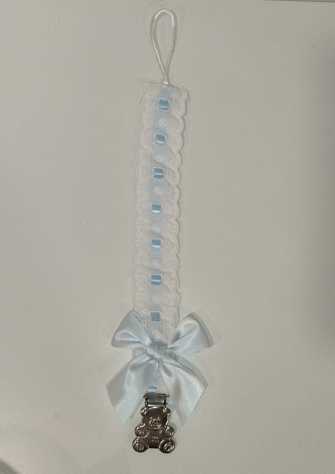 Porta-chupeta de renda Alma Petit Bear