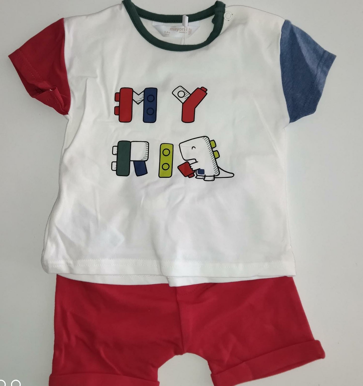 Conjunto curto de 2 peças de dinossauro Mayoral 